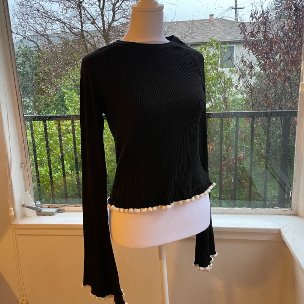 zara bell sleeve sweater black ribbed, small